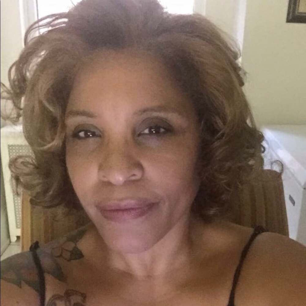 Meet your Posher, Valarie